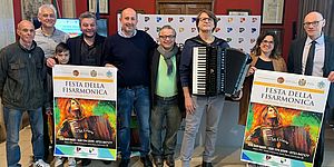 Pandolfi Frenquellucci e Vimini con gruppo festa della Fisarmonica 