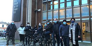 L’Amministrazione consegna due bici con pedalata assistita alla Biblioteca San Giovanni 