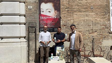 In foto da sinistra: Massimiliano Martini di Eco-Fatto; Andrea Morsiani di Cosmesi Italia; Silvano Straccini, direttore generale Pesaro 2024.