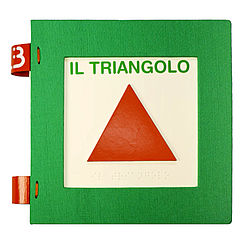 Immagine copertina libro tattile in cartotecnica "Il triangolo"