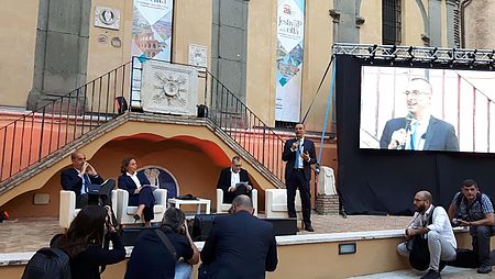 Ricci apre il Festival delle città: «Ridurre l’Iva per i lavori dei Comuni su investimenti green, scuole e trasformazione delle periferie portandola al 4 per cento»