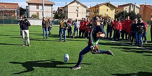 Il 'calcio d’invio' di Ricci per il nuovo campo da rugby: «Grande investimento per uno sport che cresce e forma giovani»